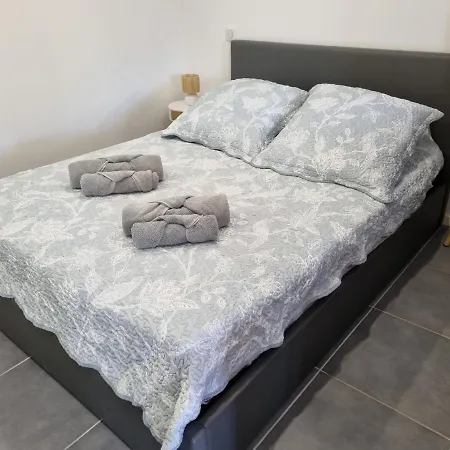 La Petite Luciole Entre Et Montagne. Apartment