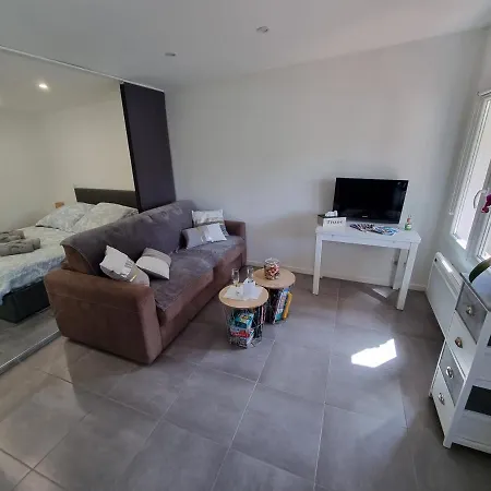 La Petite Luciole Entre Et Montagne. * Cagnes-sur-Mer